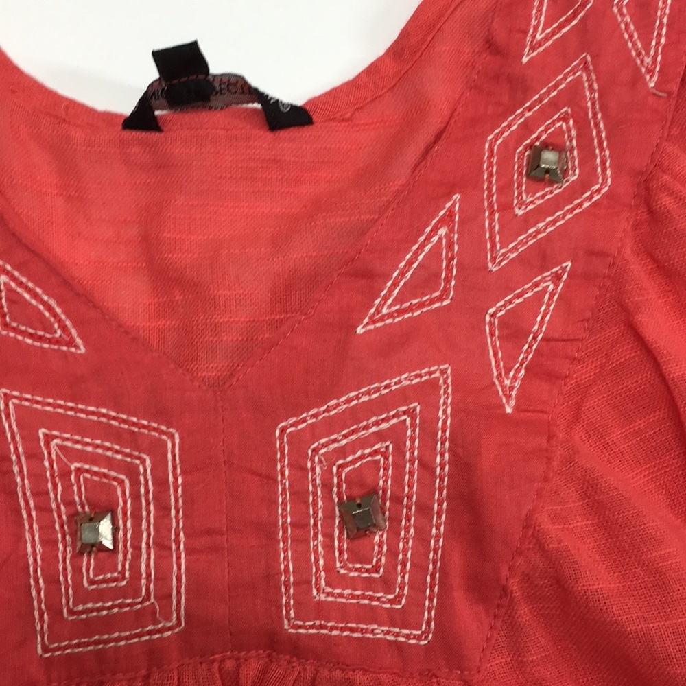 🐶 Ladies Unique Spectrum Top 🐶 - Picture 4 of 4